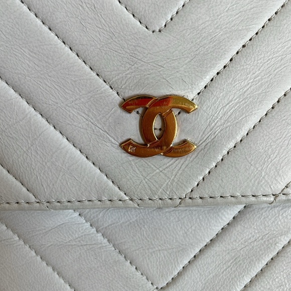 CHANEL SINGLE FLAP BAG - Picture 4 of 14